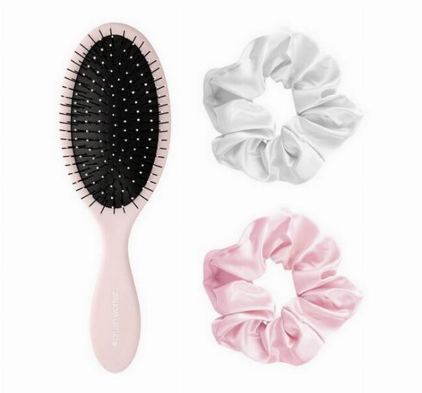 Brushworks Hårbørste og Satin Scrunchies - Fantastisk Tilbud!