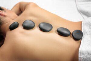 Gavekort til Hotstonemassage 50 min - Velværeoplevelse